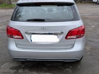 Gebraucht Mercedes B180 Style 122 PS (89 kW) 2017 Silber Van / Kleinbus