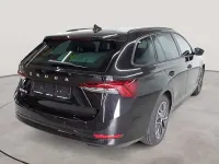 Gebraucht Skoda Octavia Clever 150 PS (110 kW) 2022 Blackmagic perleffekt Kombi