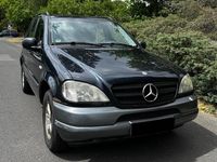 Gebraucht Mercedes ML320 218 PS (160 kW) 2001 Blau SUV