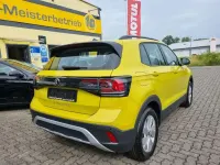Neu VW T-Cross 95 PS (69 kW) 2026 Grapeyellow SUV