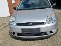 Gebraucht Ford Fiesta 80 PS (58 kW) 2005 Silber Kleinwagen