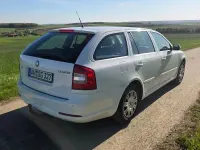 Gebraucht Skoda Octavia Ambition 105 PS (77 kW) 2012 Weiß Kombi
