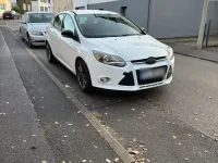 Gebraucht Ford Focus 85 PS (62 kW) 2012 Weiß Limousine