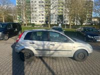 Gebraucht Ford Fiesta 80 PS (58 kW) 2002 Grau Kleinwagen