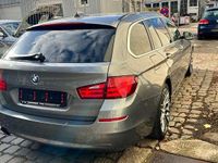 Gebraucht BMW 520 184 PS (135 kW) 2011 Grau Kombi