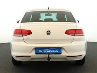 Gebraucht VW Passat Comfortline 150 PS (110 kW) 2017 Pure white SUV