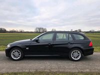 Gebraucht BMW 320 184 PS (135 kW) 2012 Schwarz Kombi