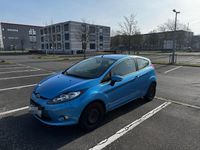 Gebraucht Ford Fiesta 97 PS (71 kW) 2012 Blau Kleinwagen
