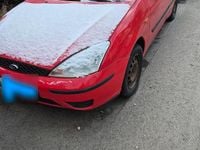 Używany Ford Focus 102 KM (75 kW) 2002 Czerwony Sedan/Limuzyna