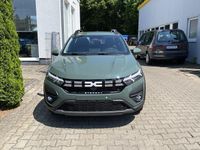 Neu Dacia Sandero Expression 122 PS (89 kW) 2025 Grün Kleinwagen