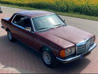 Gebraucht Mercedes 300 125 PS (91 kW) 1981 Rot Coupé