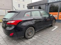 Gebraucht Hyundai i30 Trend 101 PS (74 kW) 2017 Schwarz Kombi