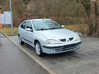 Gebraucht Renault Mégane Authentique 107 PS (78 kW) 2000 Silber Limousine