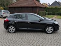 Gebraucht Renault Mégane Dynamique 131 PS (96 kW) 2011 Schwarz Limousine