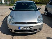 Gebraucht Ford Fiesta 80 PS (58 kW) 2003 Silber Kleinwagen