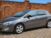 Używany Opel Astra 115 KM (84 kW) 2010 Szary Hatchback