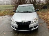 Gebraucht Skoda Fabia 44 PS (32 kW) 2010 Silber Kleinwagen