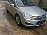 Gebraucht Opel Astra 90 PS (66 kW) 2007 Silber Kleinwagen