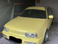Używany VW Golf III 101 KM (74 kW) 1997 Żółty Sedan/Limuzyna