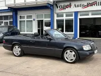 Gebraucht Mercedes E200 Edition 136 PS (100 kW) 1997 Schwarz Cabrio