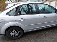 Gebraucht Ford Focus Ghia 101 PS (74 kW) 2006 Silber Limousine