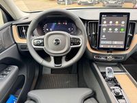 Gebraucht Volvo XC60 Plus 250 PS (183 kW) 2025 Weiß SUV