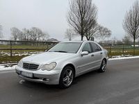 Gebraucht Mercedes 220 150 PS (110 kW) 2004 Silber Limousine