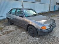 Second-hand Opel Astra 71 CP (52 kW) 1993 Gri Berlinǎ