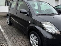 Gebraucht Daihatsu Sirion 69 PS (50 kW) 2009 Schwarz Kleinwagen