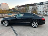 Gebraucht Mercedes E200 184 PS (135 kW) 2011 Schwarz Limousine