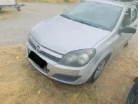 Gebraucht Opel Astra 75 PS (55 kW) 2009 Silber Kleinwagen