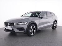 Gebraucht Volvo V60 CC Plus 197 PS (144 kW) 2024 Vapour grey / metallic Kombi