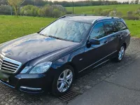 Gebraucht Mercedes E300 Avantgarde 231 PS (169 kW) 2011 Blau Limousine