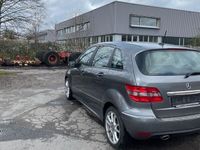 gebraucht Mercedes B180 Blue Efficiency Wenigkm/Neutüv/Teilleder/Parksensor