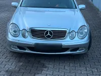 Gebraucht Mercedes E220 150 PS (110 kW) 2003 Silber Limousine