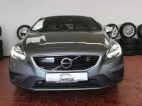 Gebraucht Volvo V40 Momentum 190 PS (139 kW) 2016 Grau Limousine