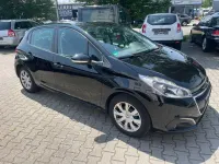 Gebraucht Peugeot 208 Active 99 PS (72 kW) 2016 Schwarz Kleinwagen