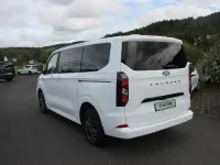 Gebraucht Ford Tourneo Titanium 136 PS (100 kW) 2025 Frostweiß Van / Kleinbus