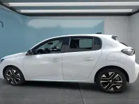 Neu Peugeot 208 Allure 101 PS (74 kW) 2025 Weiß Kleinwagen