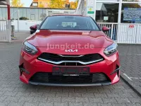 Używany Kia Ceed Edition 7 120 KM (88 kW) 2022 Czerwony Hatchback