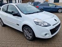 Gebraucht Renault Clio II 100 PS (73 kW) 2011 Weiß Kleinwagen