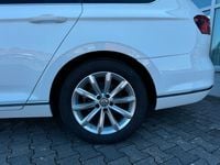 Gebraucht VW Passat Highline 150 PS (110 kW) 2019 Weiß (pure white) Kombi