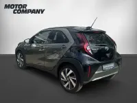 Gebraucht Toyota Aygo X X-plore 72 PS (52 kW) 2022 Cardamon green metallic/ night sky black SUV
