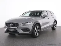 Gebraucht Volvo V60 CC Plus 197 PS (144 kW) 2024 Vapour grey / metallic Kombi