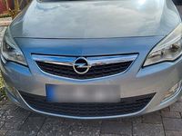 Gebraucht Opel Astra Design Edition 120 PS (88 kW) 2011 Grau Kombi