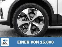 Gebraucht Volvo XC40 Plus 163 PS (119 kW) 2023 Weiß metallic SUV
