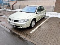 Gebraucht Renault Laguna II 135 PS (99 kW) 2006 Gold Limousine