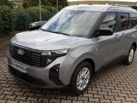 Neu Ford Tourneo Courier Titanium 125 PS (91 kW) 2026 Solarsilber Van / Kleinbus