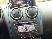 Gebraucht Nissan Qashqai 144 PS (105 kW) 2007 Rot SUV