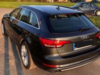 Gebraucht Audi A4 Design 150 PS (110 kW) 2017 Grau Kombi